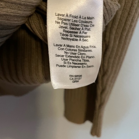 DKNY BEIGE Ribbed 100% Cotton Sweater Size Large - Picture 11 of 13